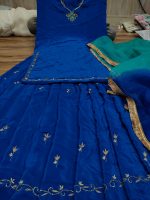 Natural crepe allover suit  - 555000029 - Image 2